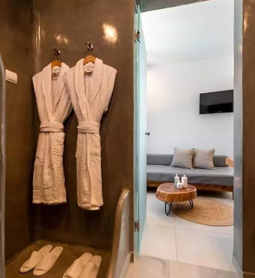 Junior Suite, Kalisperis