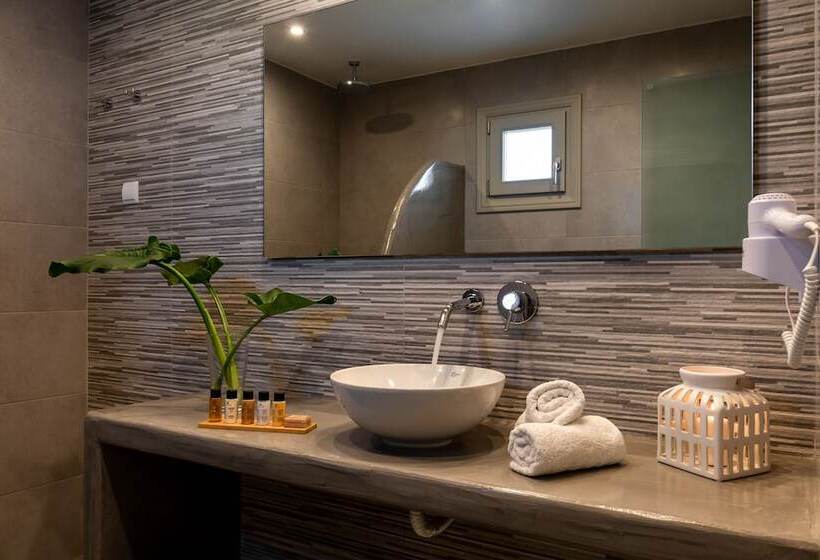 חדר סופריור, Kalisperis