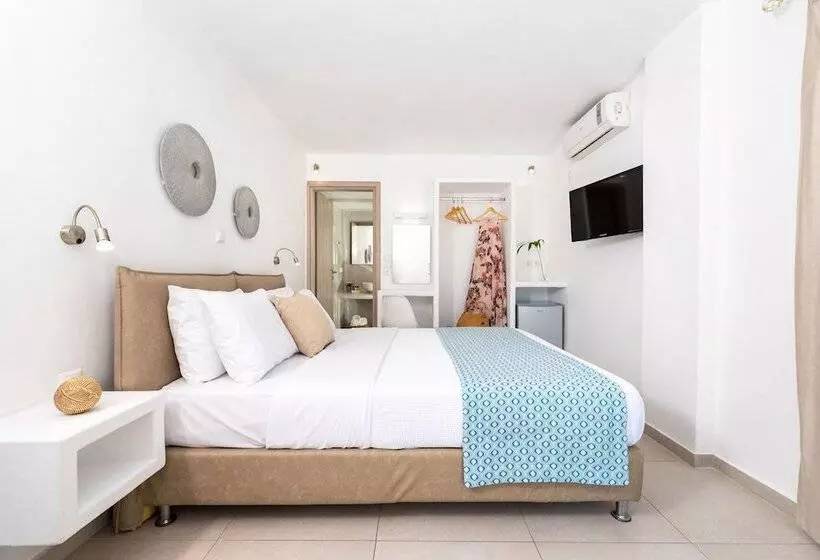 Chambre Standard Vue Piscine, Kalisperis