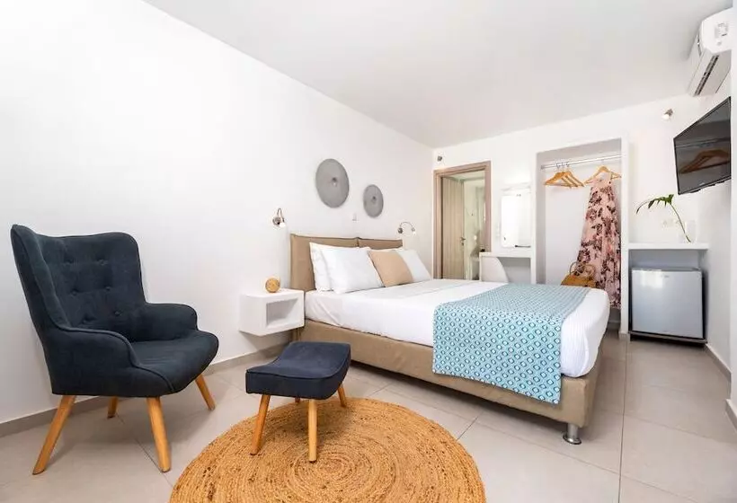 Chambre Standard Vue Piscine, Kalisperis