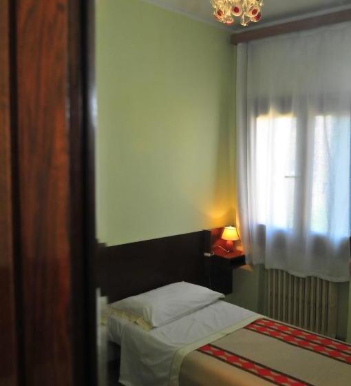 Standaard Éénpersoonskamer met Gedeelde Badkamer, Locanda Sant Anna