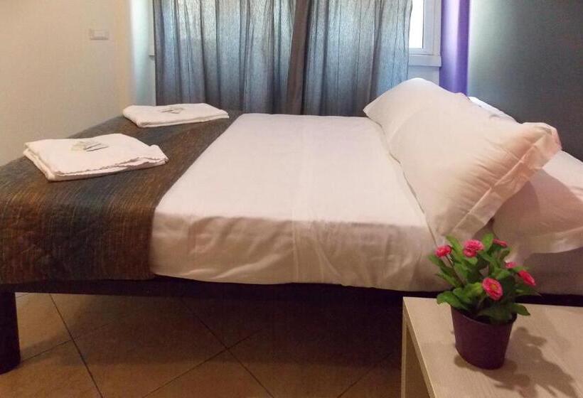 اتاق کلاسیک سه تخته, Midtown Milano