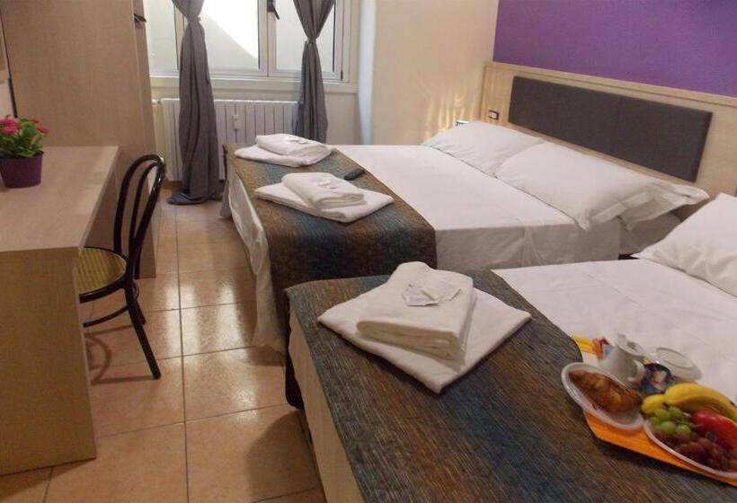 اتاق چهار تخته با دستشویی مشترک, Midtown Milano