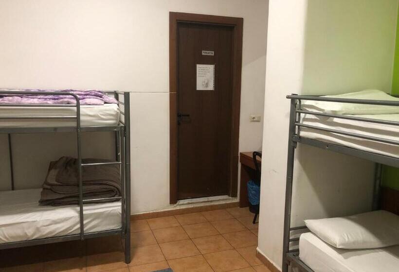 اتاق استاندارد چهار تخته, Midtown Milano