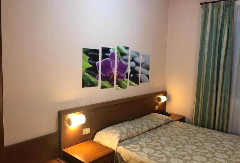 标准单人间, Paradiso