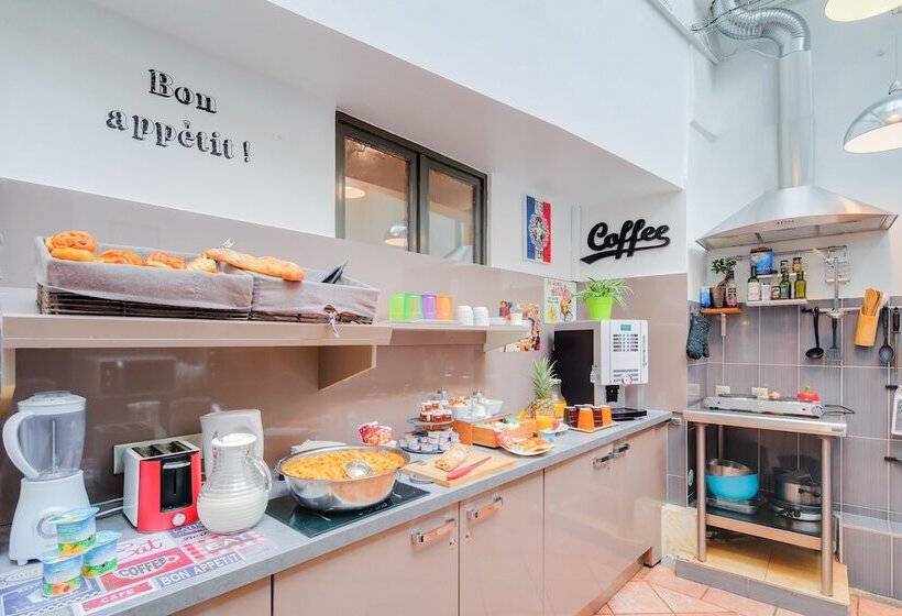 スタンダード４人部屋, Le Village Montmartre By Hiphophostels