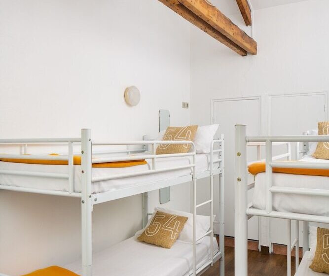 スタンダード４人部屋, Le Village Montmartre By Hiphophostels