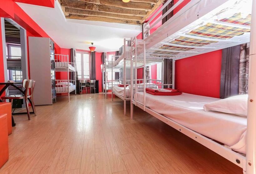 ルームシェアのワンベッド, Le Village Montmartre By Hiphophostels