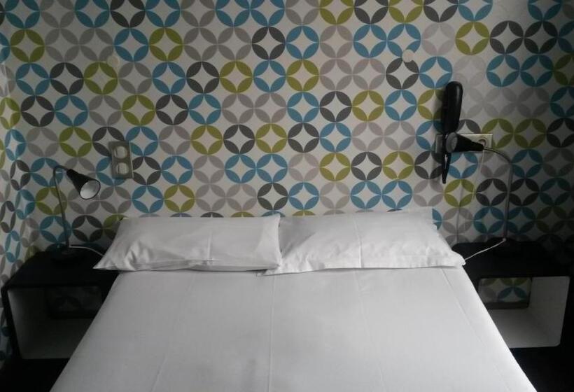 اتاق استاندارد, Oops! Latin Quarter By Hiphophostels