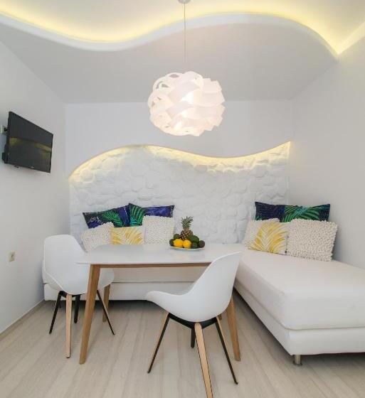 Люкс 2 Спальни, Spiros