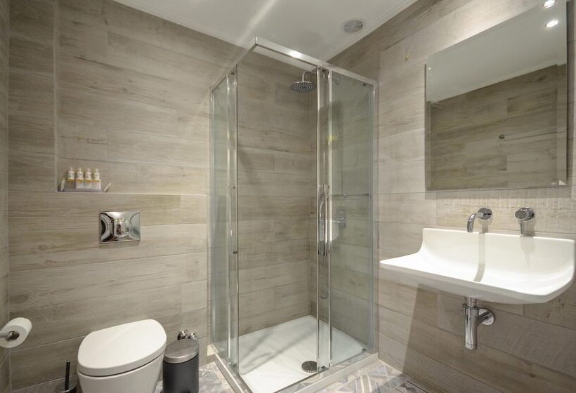 Номер Premium Вид на Бассейн, Spiros