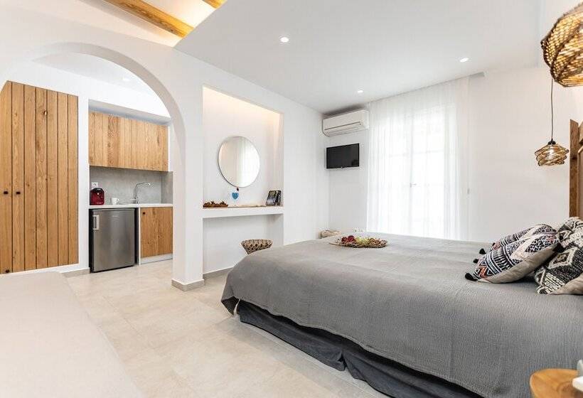 Номер Premium Вид на Бассейн, Spiros