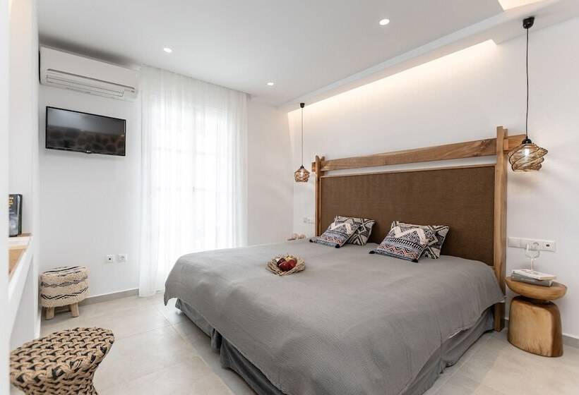 Номер Premium Вид на Бассейн, Spiros