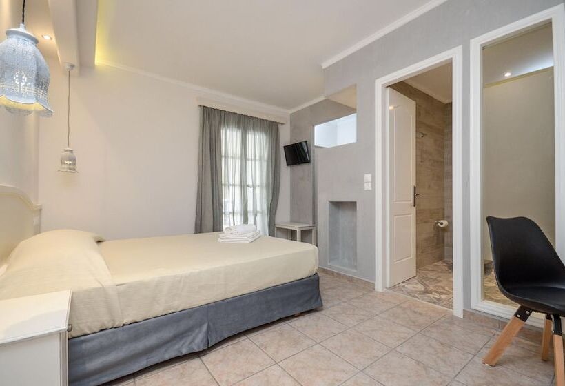 Номер Premium Вид на Бассейн, Spiros