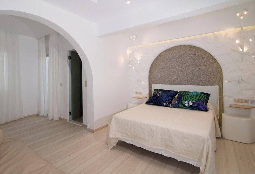 Номер Superior Вид на Бассейн, Spiros