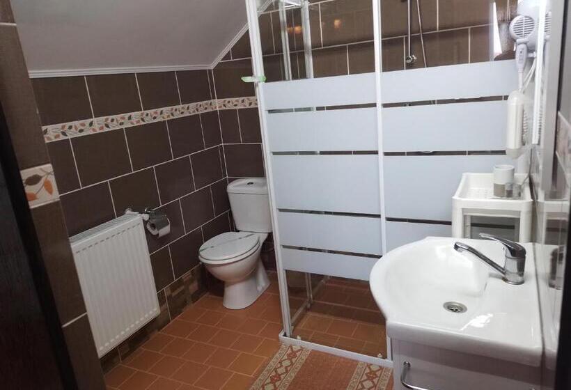 舒适三人间, Agropensiunea Maria