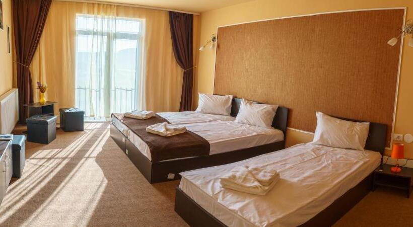 舒适三人间, Agropensiunea Maria