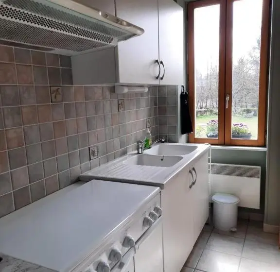 スタンダードルーム, Chambre D Hôte Le Châtaignier