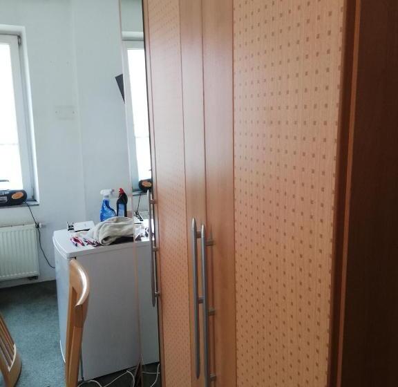 스탠다드 4인용 룸 공용 욕실, Gästehaus Heigeleshof