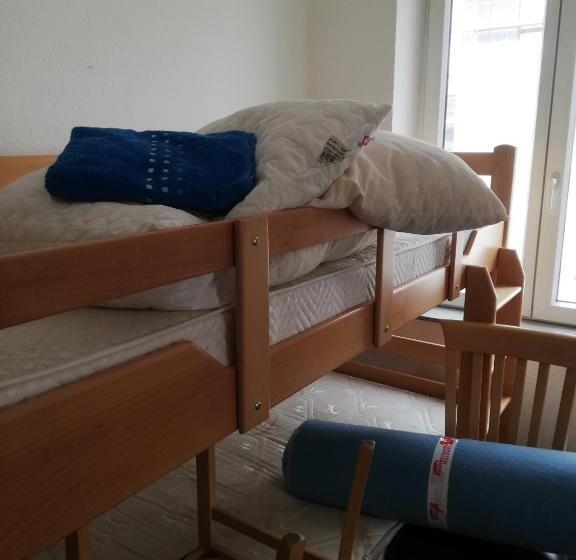 스탠다드 4인용 룸 공용 욕실, Gästehaus Heigeleshof