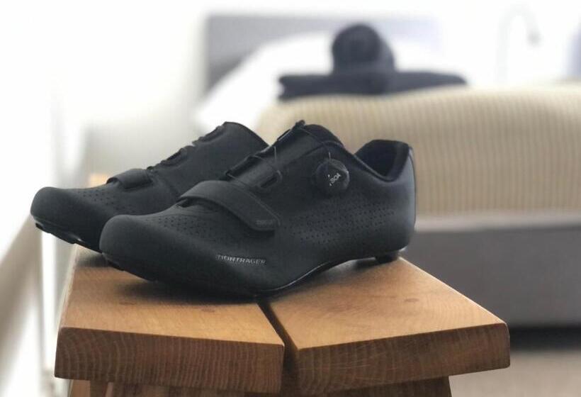 חדר סטנדרט, Norham Bike Yard