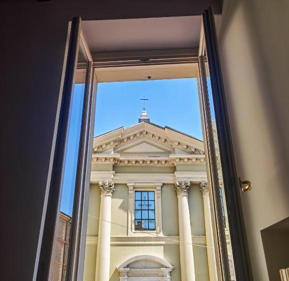 اتاق لوکس با بالکن, Il Cantuccio Di Gioia