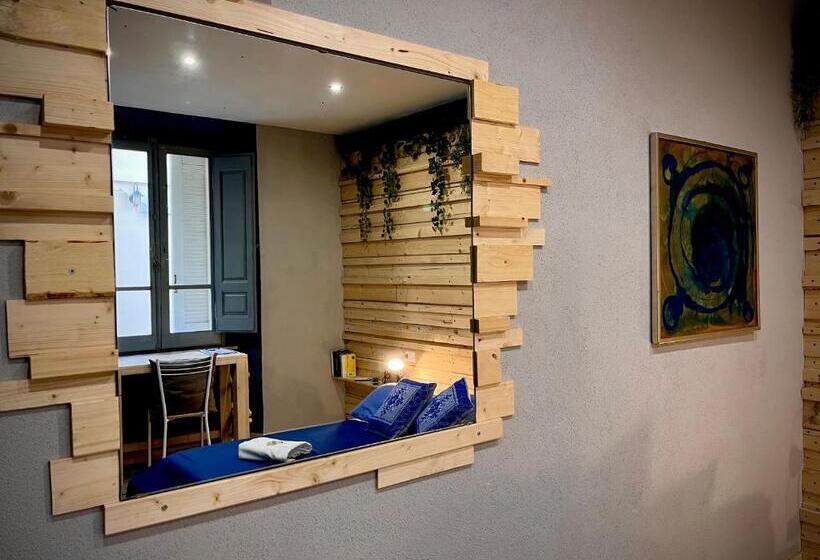 غرفة قياسية مع حمام خارجي, Urban Blue Guest House