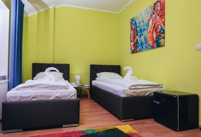 Номер Стандарт, Vila Guitar