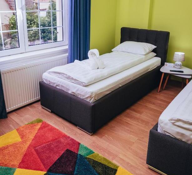 Номер Стандарт, Vila Guitar