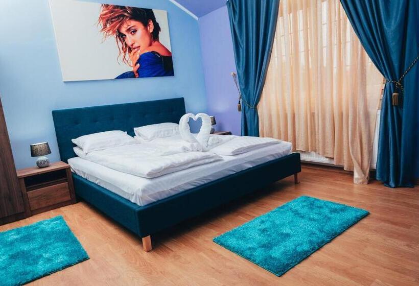 Номер Стандарт, Vila Guitar