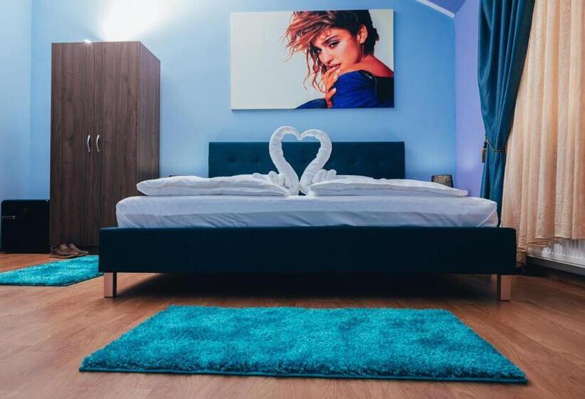 Номер Стандарт, Vila Guitar