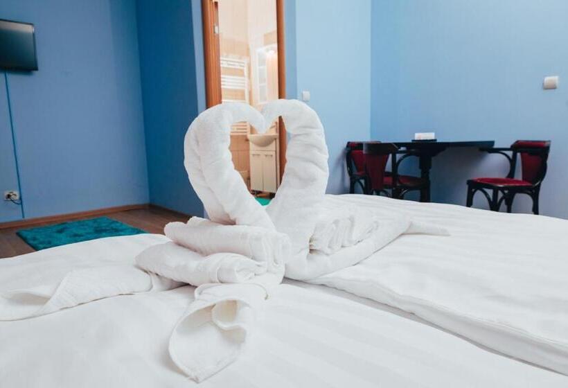 Номер Стандарт, Vila Guitar