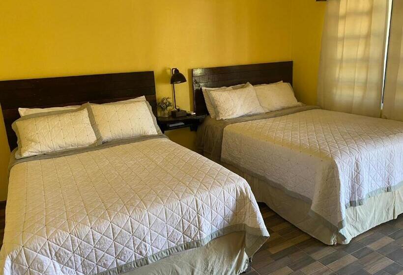 غرفة قياسية, Estancita Elena