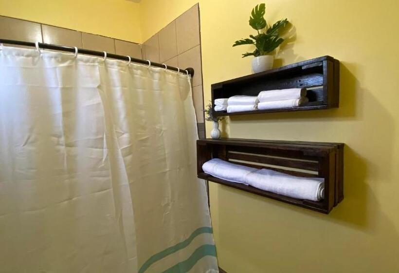 غرفة قياسية, Estancita Elena