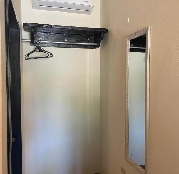 غرفة قياسية, Estancita Elena