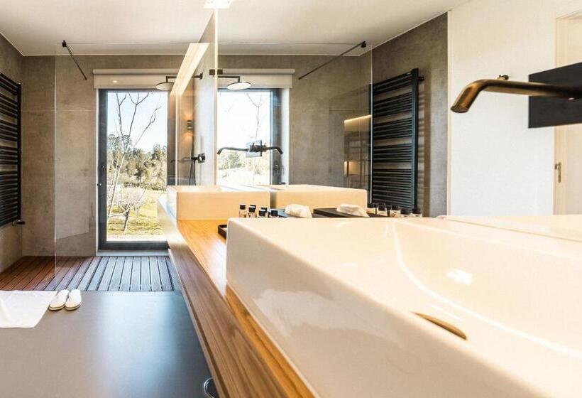 اتاق خانوادگی با چشمانداز باغ, Granja Da Cabrita