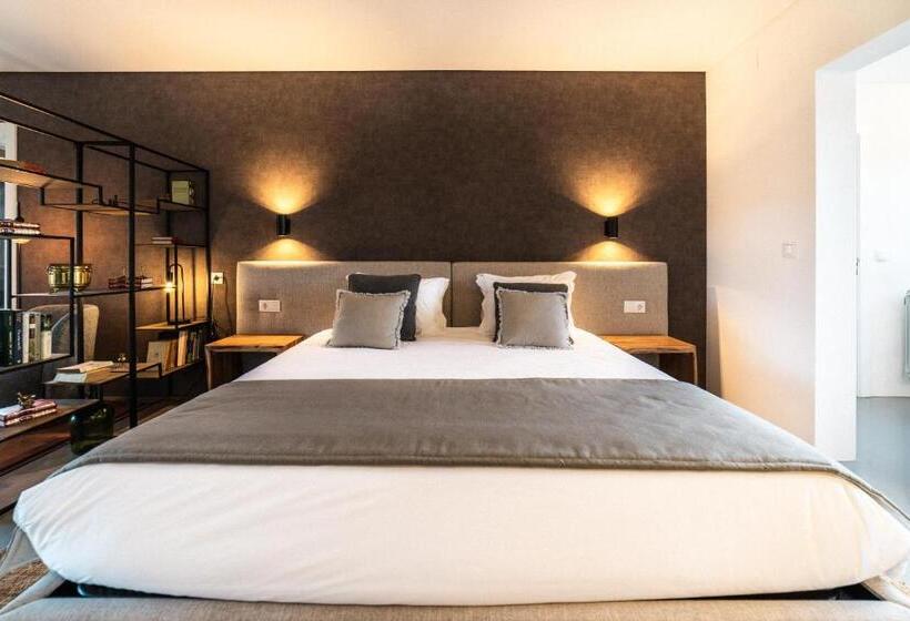 اتاق خانوادگی با چشمانداز باغ, Granja Da Cabrita