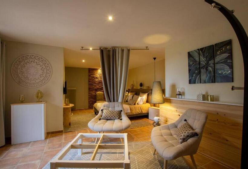 חדר סופריור עם מיטת קינג, Le Clos De La Tour