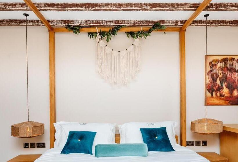 סוויטת סופריור, Domo Boutique