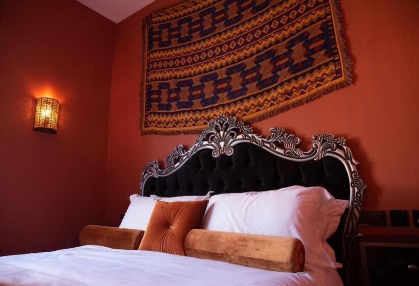 סוויטה דלוקס, Domo Boutique