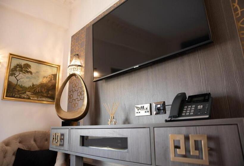 סוויטה אקזקיוטיב, Domo Boutique