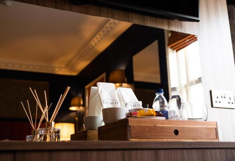 מיטת קינג בסוויטה, Domo Boutique