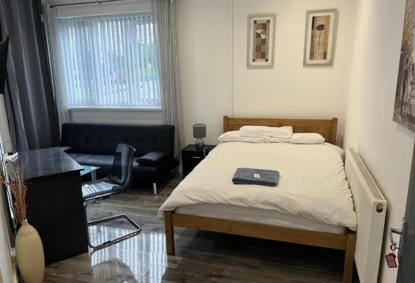 חדר אקונומי, Zams Rooms