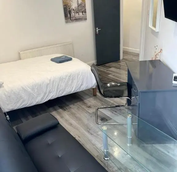 Economy-huone, Zams Rooms