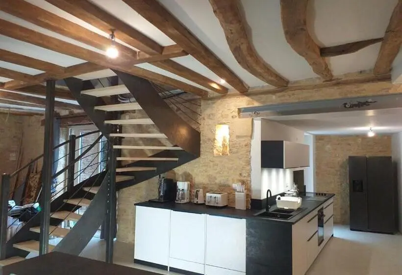 スタンダードルーム, Le Sourire Du Troubadour   8 Chambres   Baignade à 300 M   Salle De Jeux   Poêle à Bois