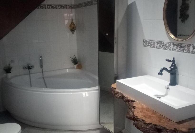 חדר סטנדרט, Le Sourire Du Troubadour   8 Chambres   Baignade à 300 M   Salle De Jeux   Poêle à Bois