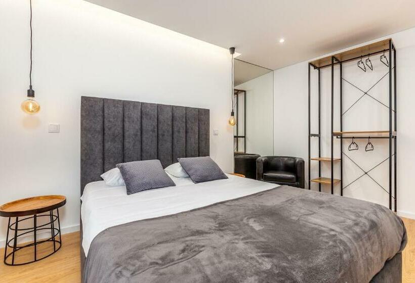 דירת חדר, Nell&and&jess