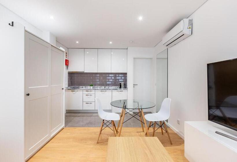 חדר סטודיו סטנדרד, Nell&and&jess