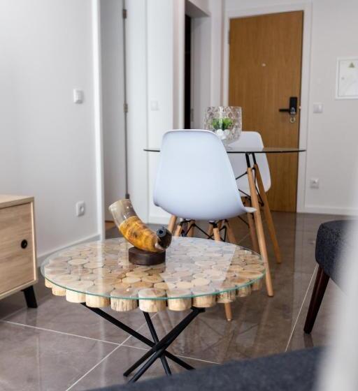 דירה בת חדר שינה 1 עם מרפסת, Nell&and&jess