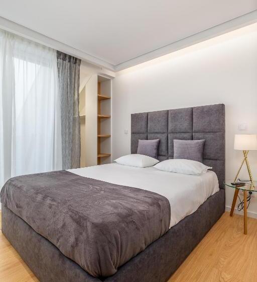 1 Bedroom Penthouse Apartment, Nell&and&jess